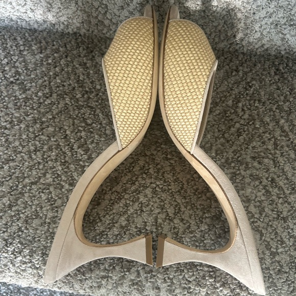 Manolo Blahnik Tan Raffia Mules with Suede Trim - Picture 11 of 14